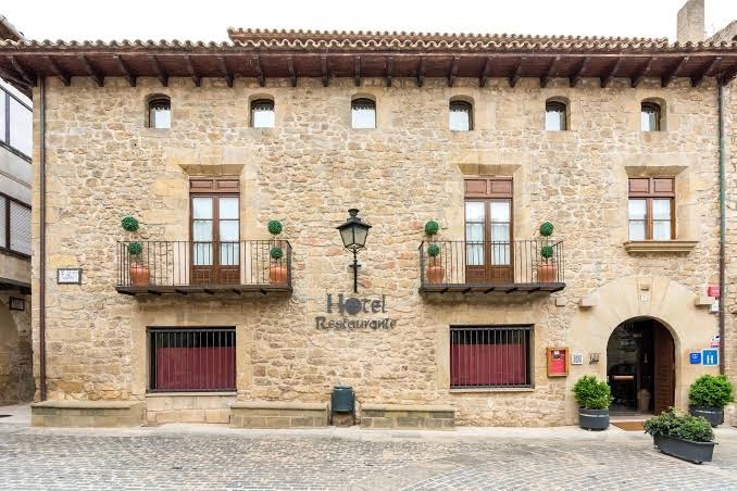 Hotel Villa de Cretas.