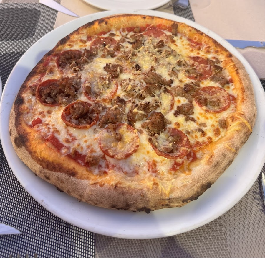 Pizzeria Horno De Leña Cine Moderno