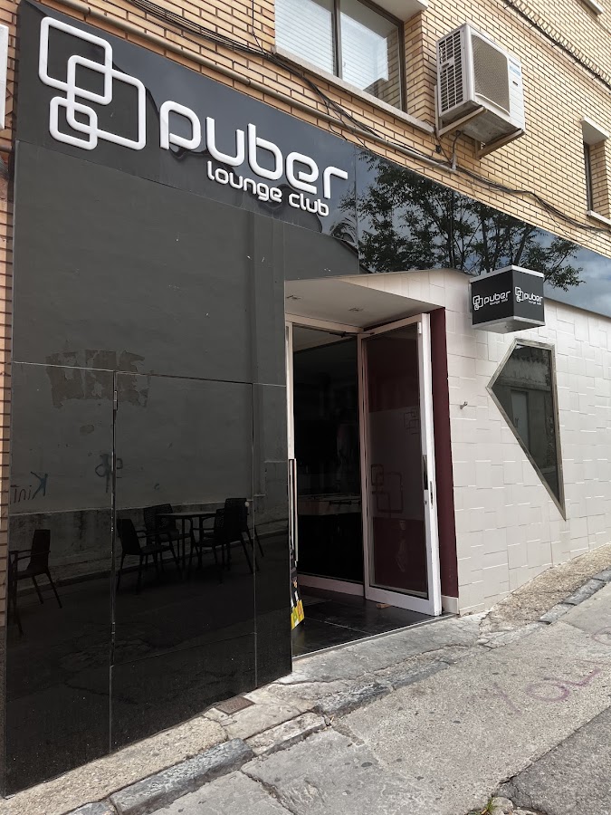 Puber lounge club