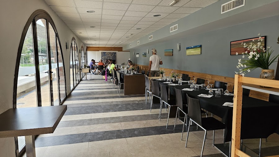 Restaurante-Piscinas El Prado