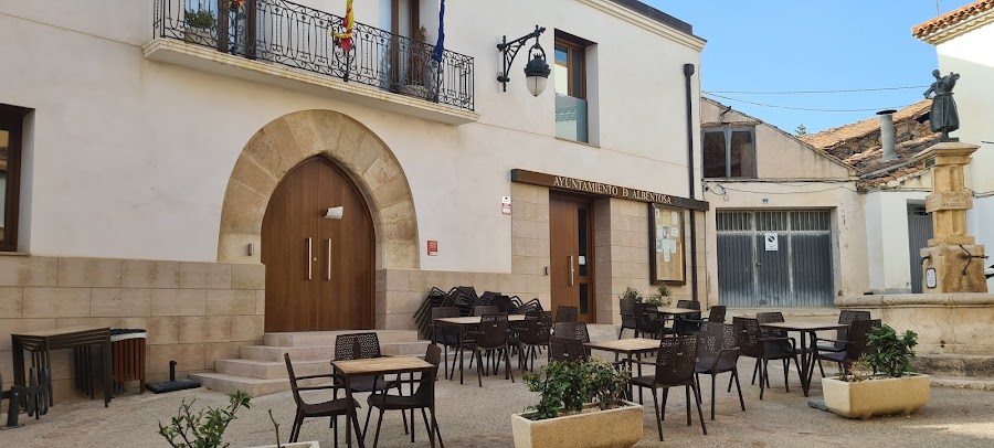 Bar Albentosa.