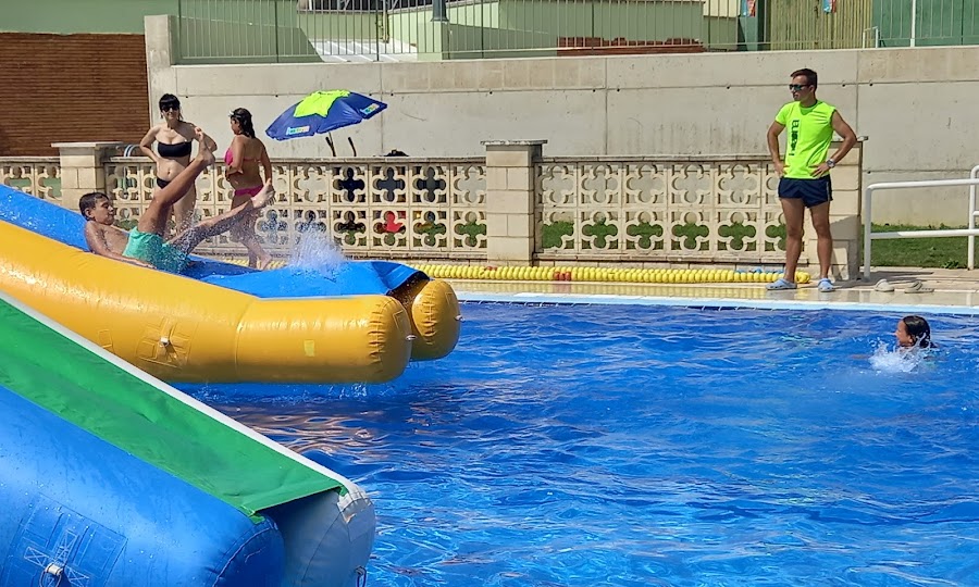 Bar piscinas municipales de Sabiñànigo
