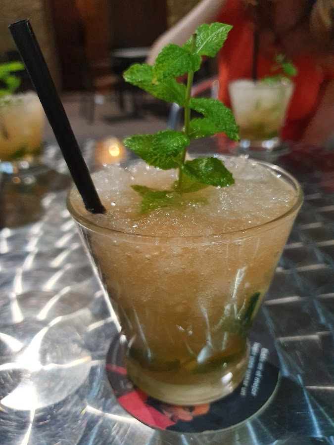 La Lola Bar