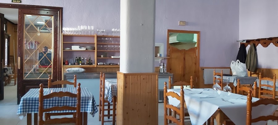 Laura BAR-RESTAURANT.