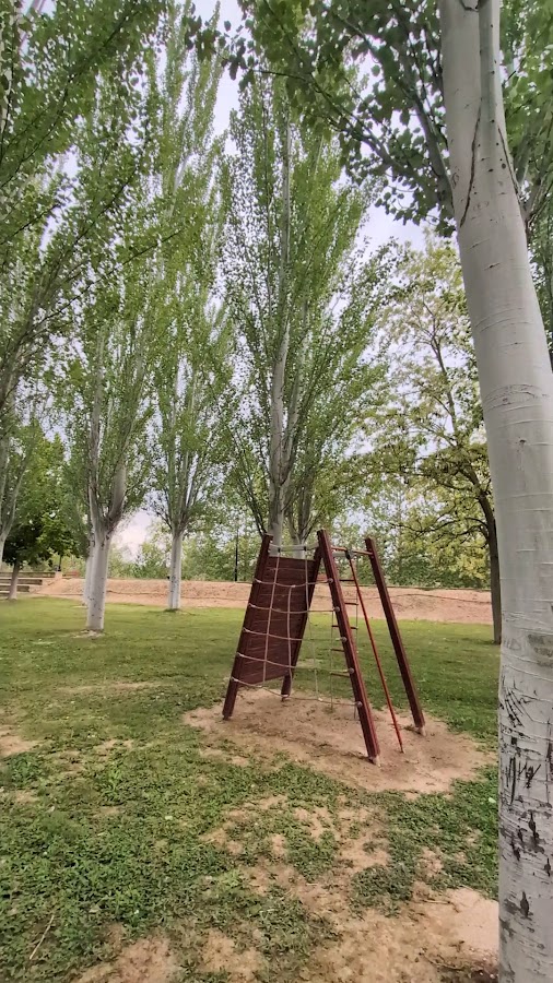 Parque Infantil y Merendero