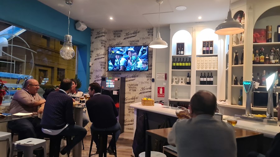 PH - Café, Tapas & Copas