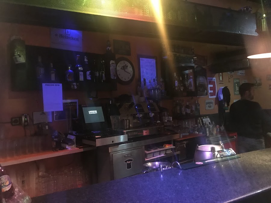 Yomi's Pub